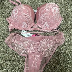 “Beyond Sexy” La Senza Bra Set 34C